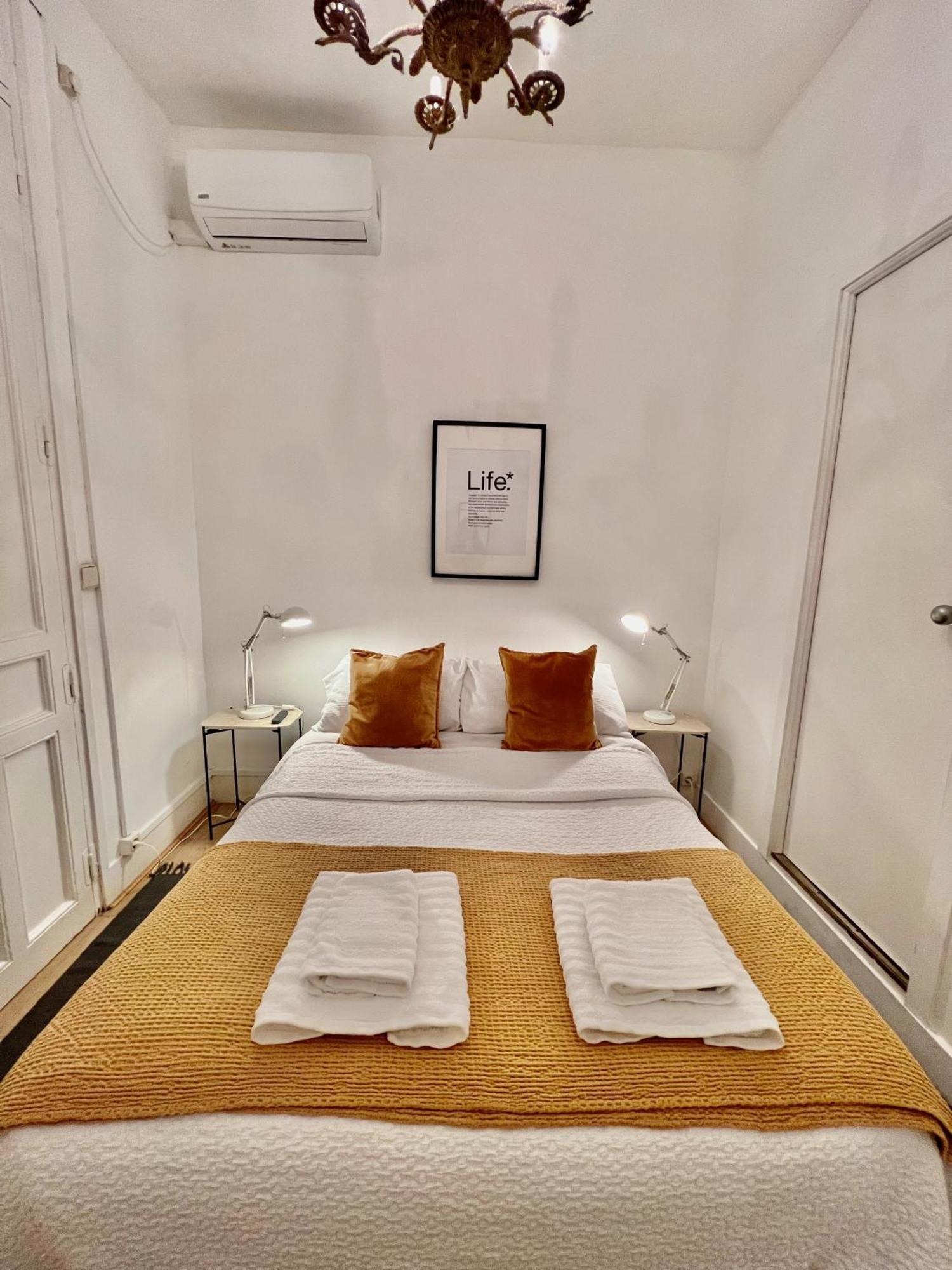 Urban Rooms Fuencarral Madrid Buitenkant foto