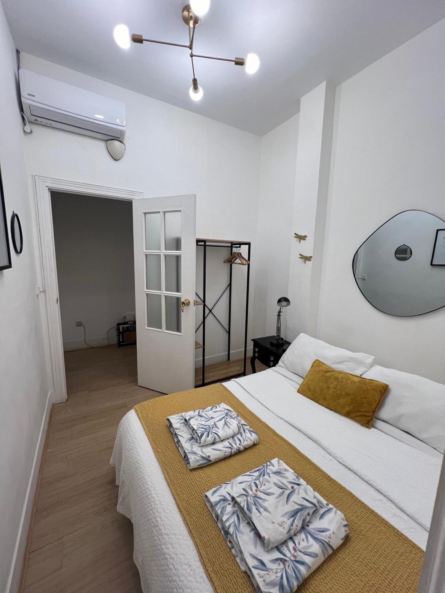 Urban Rooms Fuencarral Madrid Buitenkant foto